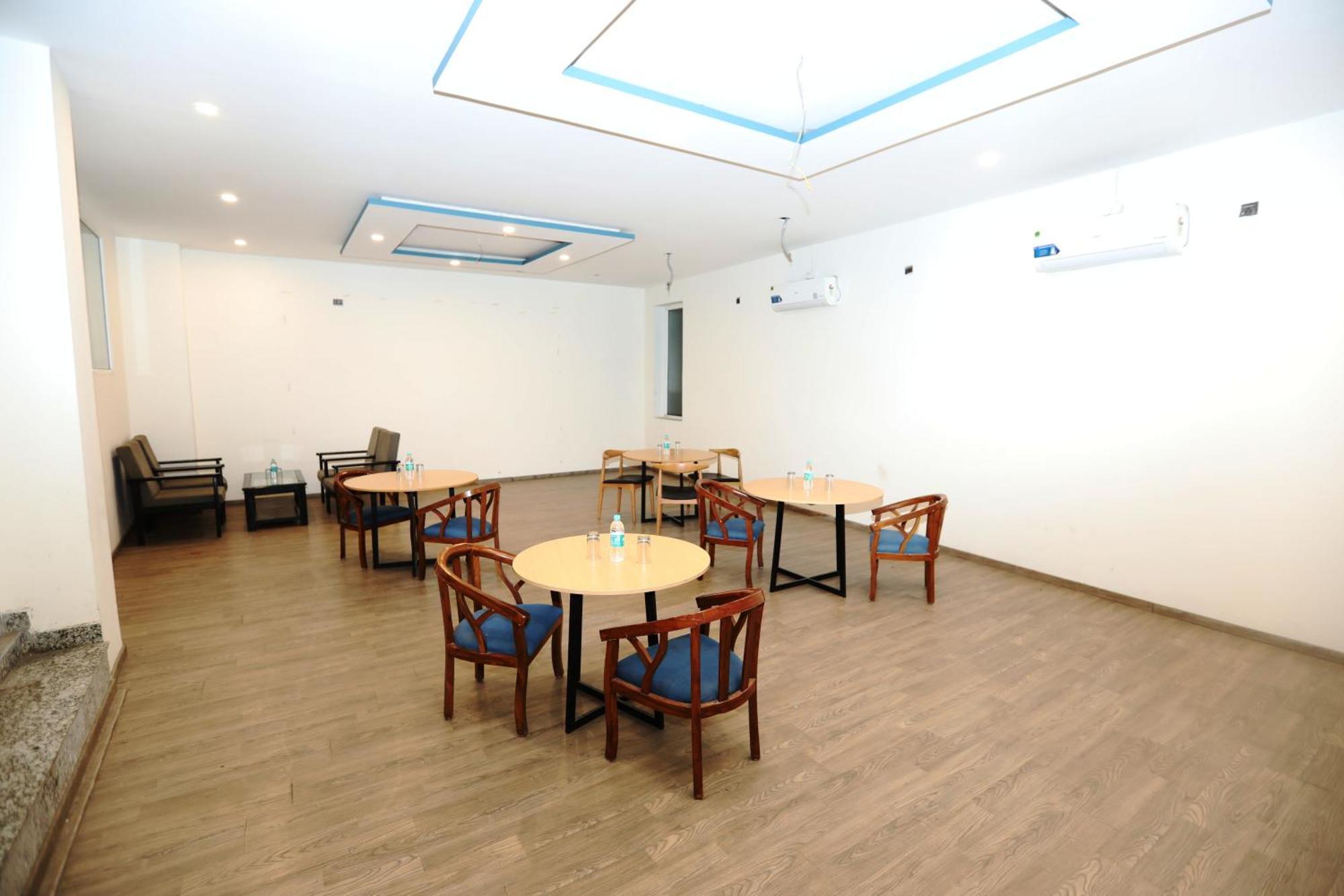 Hotel Noida Grand Sec 58 外观 照片