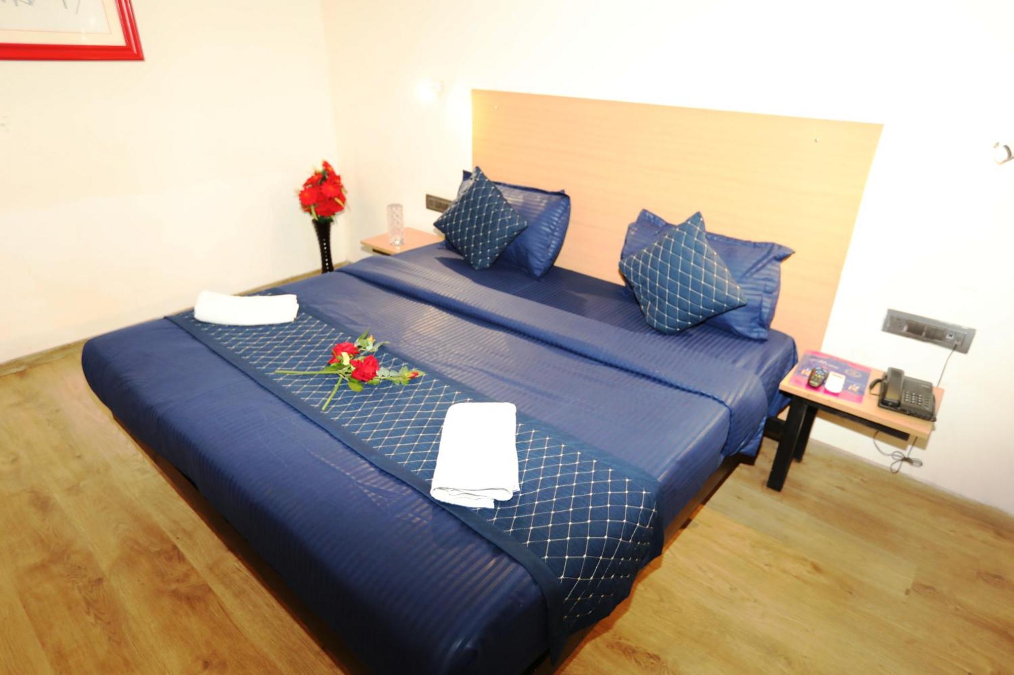 Hotel Noida Grand Sec 58 外观 照片