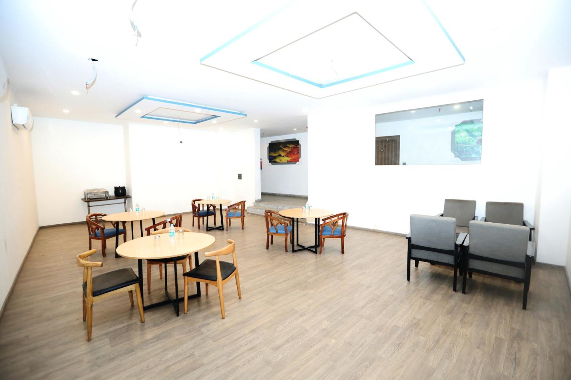 Hotel Noida Grand Sec 58 外观 照片