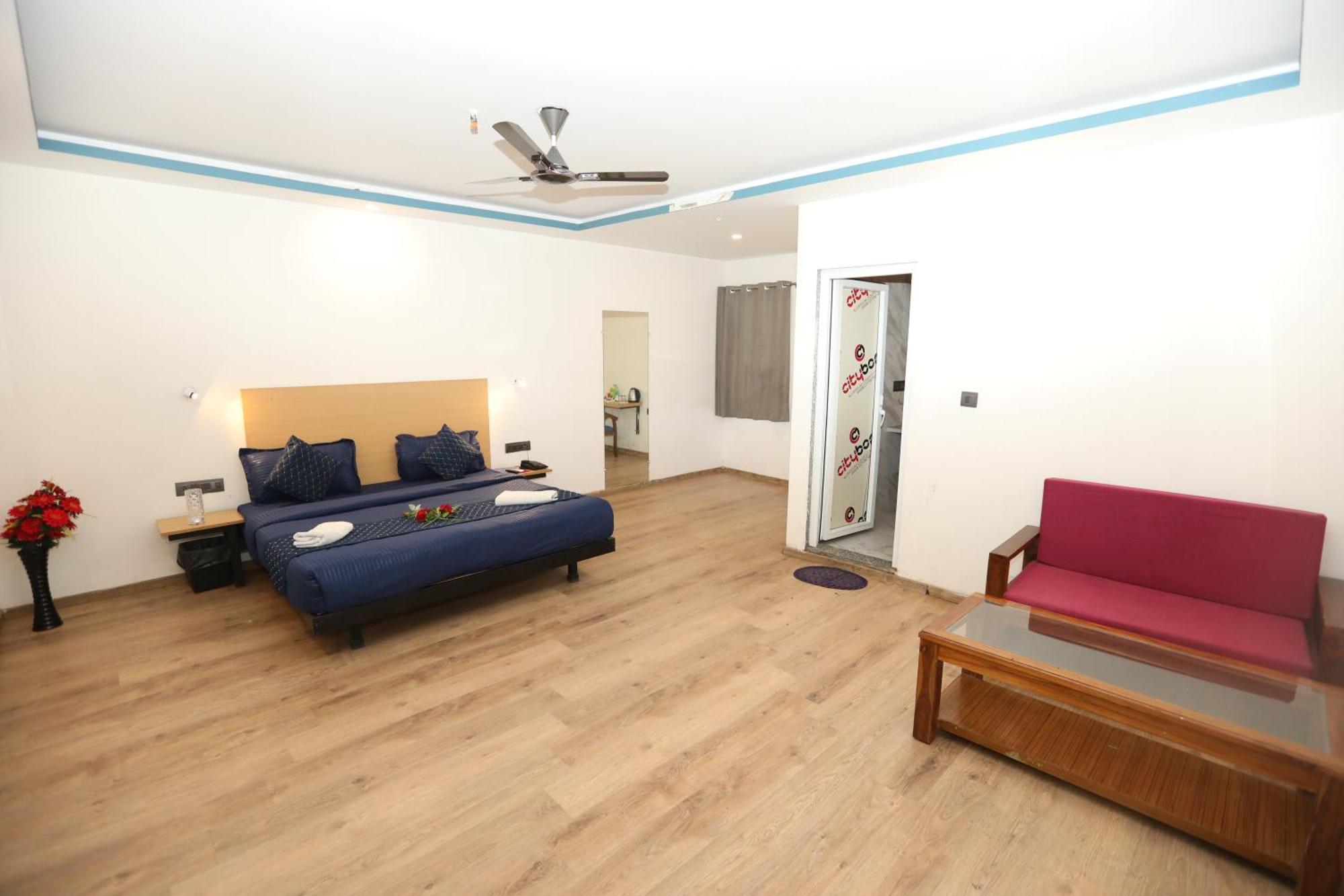 Hotel Noida Grand Sec 58 外观 照片