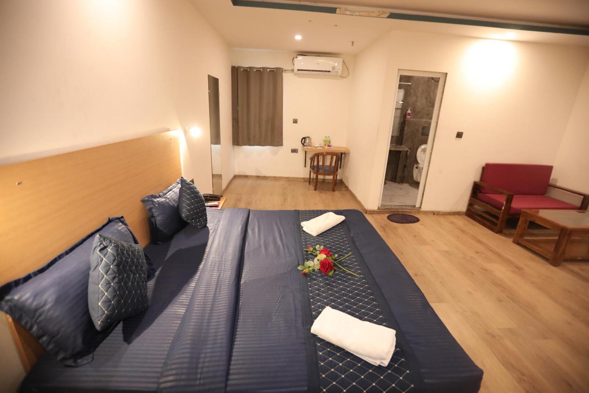Hotel Noida Grand Sec 58 外观 照片