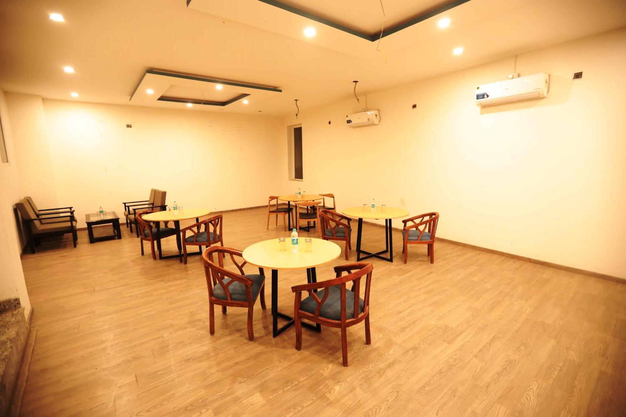 Hotel Noida Grand Sec 58 外观 照片