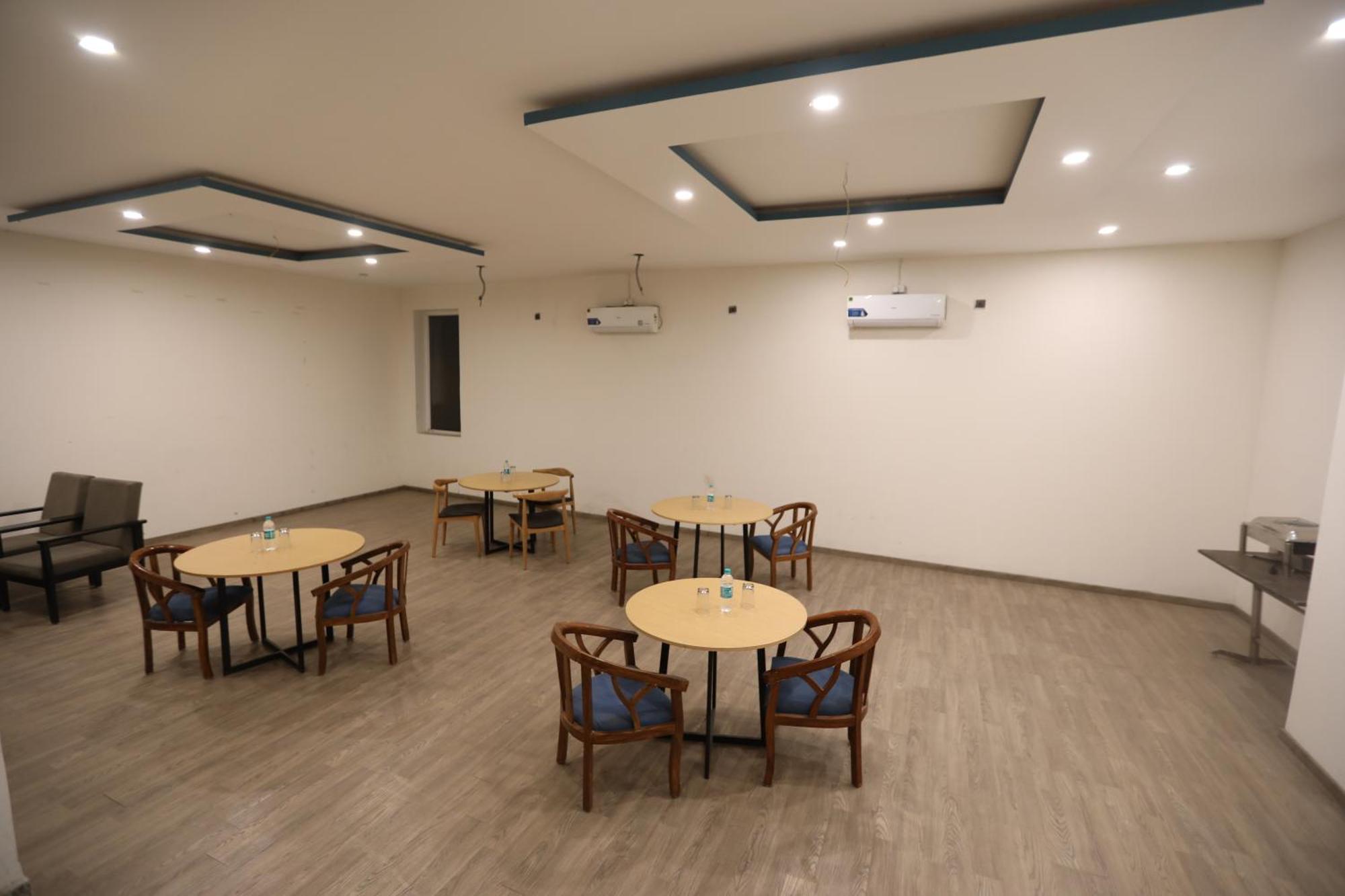Hotel Noida Grand Sec 58 外观 照片