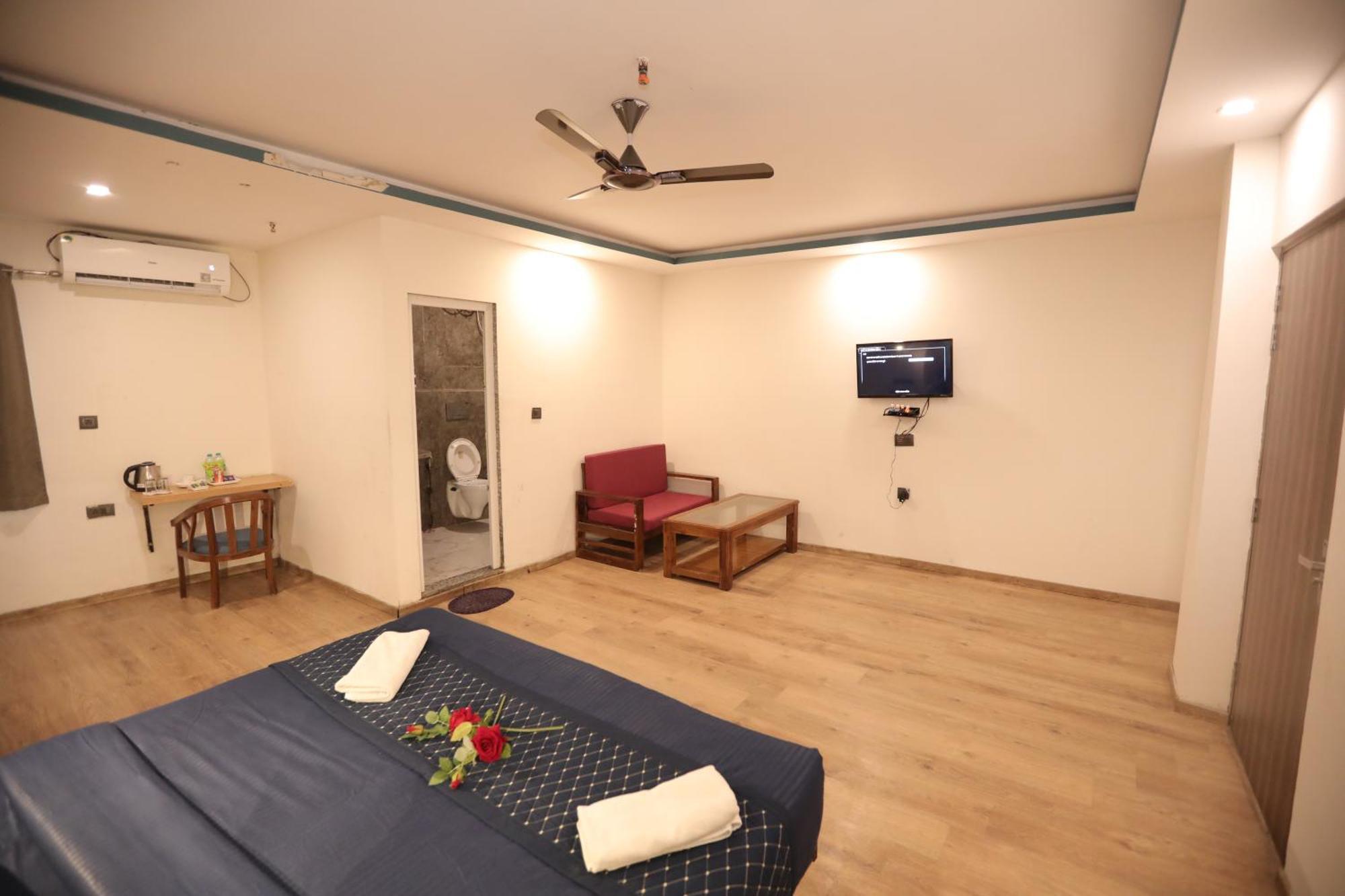 Hotel Noida Grand Sec 58 外观 照片