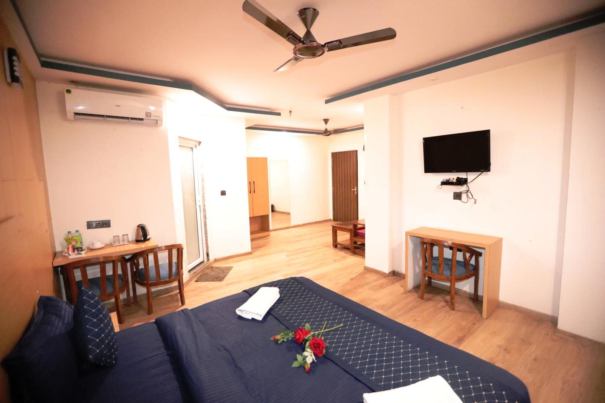 Hotel Noida Grand Sec 58 外观 照片