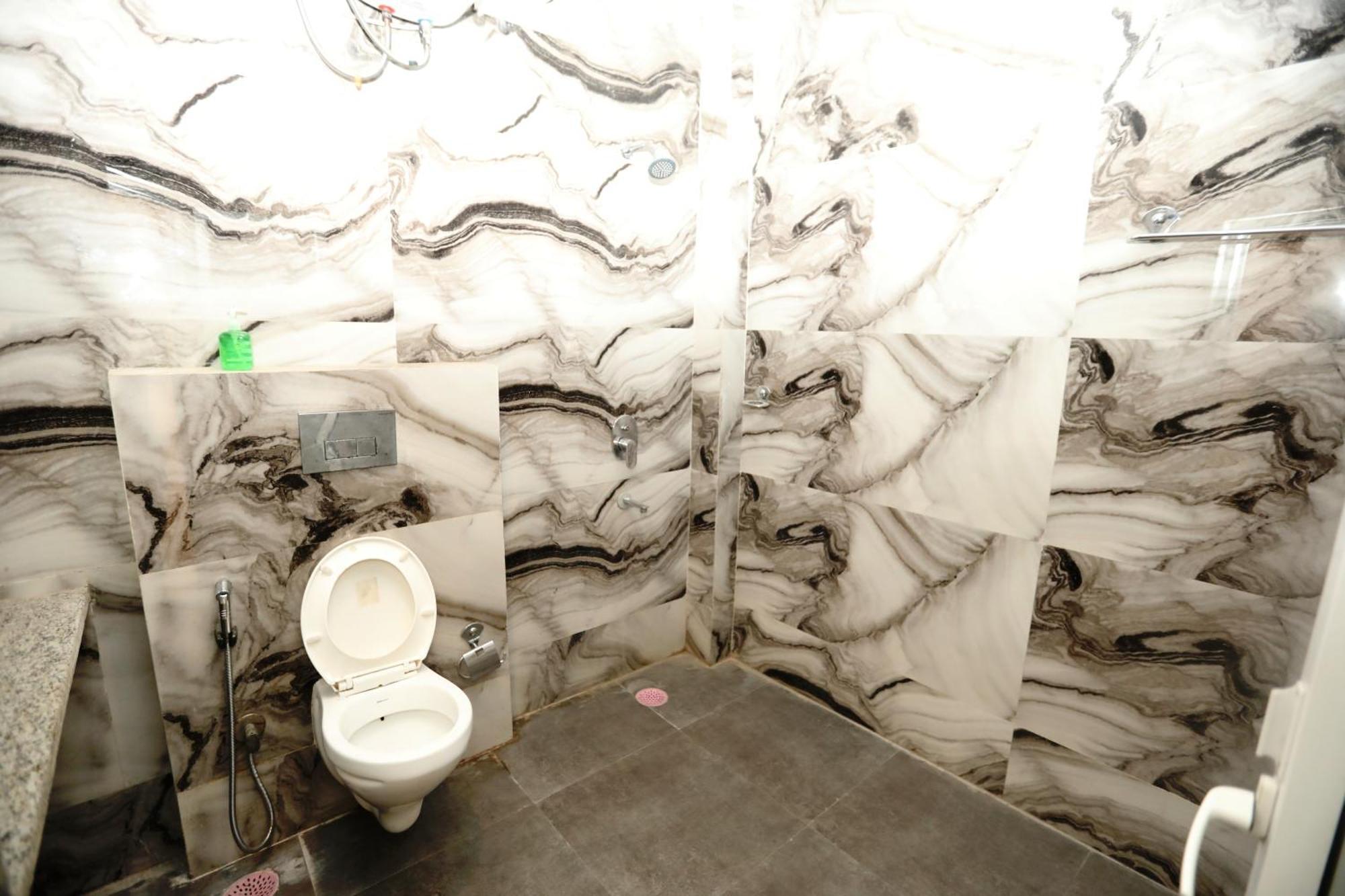 Hotel Noida Grand Sec 58 外观 照片